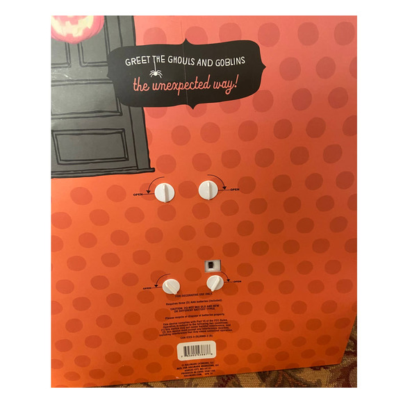 Brand New Hallmark Hanging Trick‎ or Treater Pumpkin Greeter - Picture 4 of 5